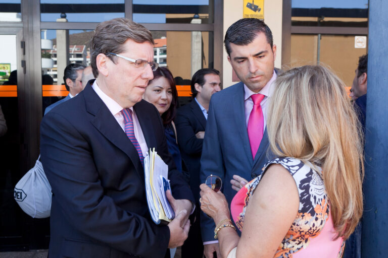 Gabriel Mato promoverá en Europa la aprobación un plan específico que impulse el turismo en las regiones ultraperiféricas