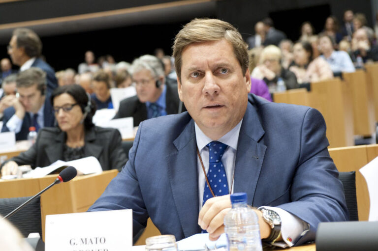 Gabriel Mato acusa al Gobierno de Canarias de crear confusión y tergiversar la postura de la UE sobre la exigencia a las empresas para la contratación de residentes