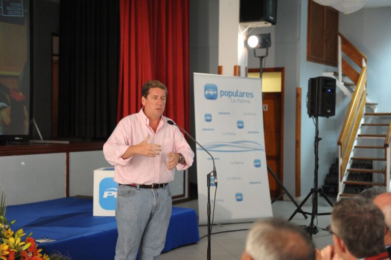 Gabriel Mato asegura que para el PP seguirá siendo una prioridad garantizar las ayudas a la producción platanera canaria