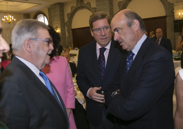 Gabriel Mato y Luis de Guindos recuerdan que la influencia de Europa en Canarias y en España es cada vez más decisiva