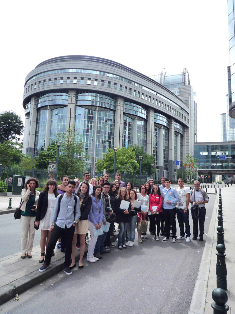 Los estudiantes palmeros culminan su visita a Bruselas en el Parlamento Europeo tras asistir a un debate de la reforma de la PAC y mantener un encuentro con ocho eurodiputados