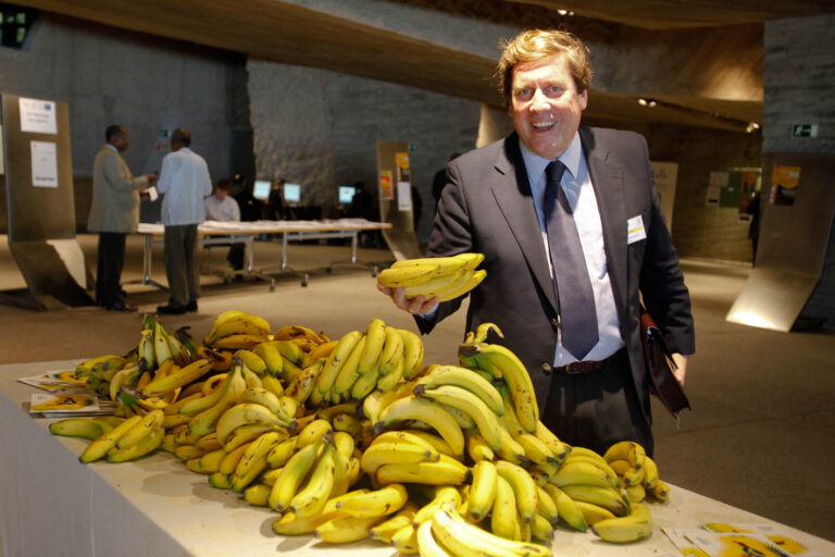 RECLAMAMOS A LA UE UNA COMPENSACIÓN PARA LOS PRODUCTORES EUROPEOS DE PLÁTANO ANTE EL ACUERDO CON ECUADOR