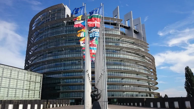 exterior-del-parlamento-europeo-02